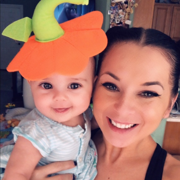 Meet your Posher, Steffi - Picture 2 of 4